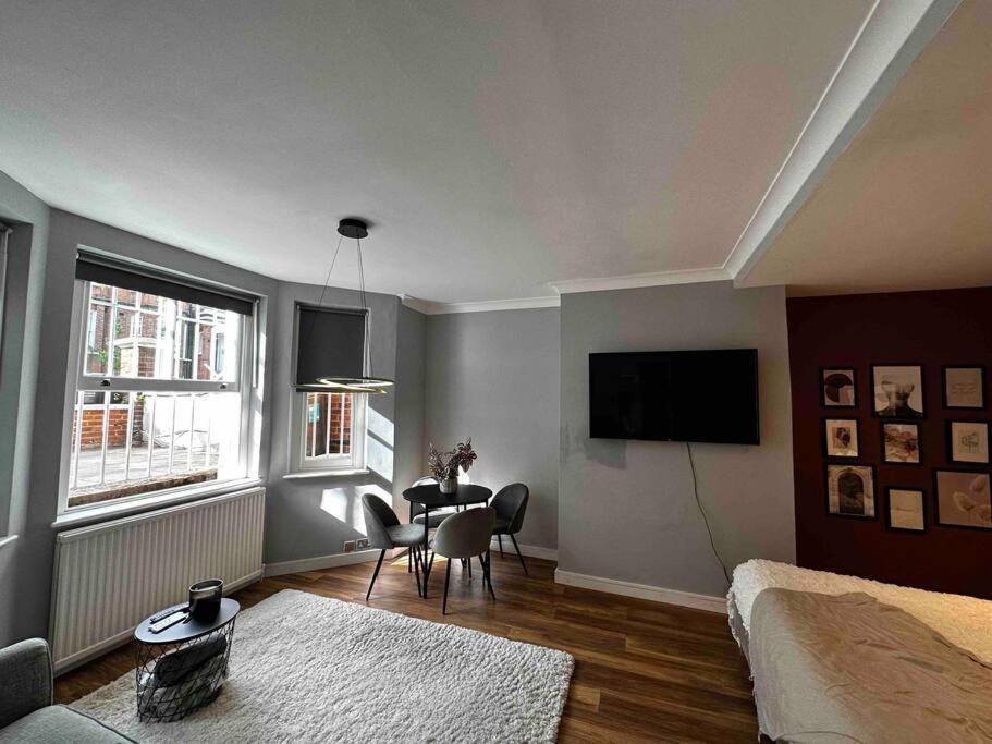 Spacious Studio For 4 Near Regents Park N1 London Exterior photo