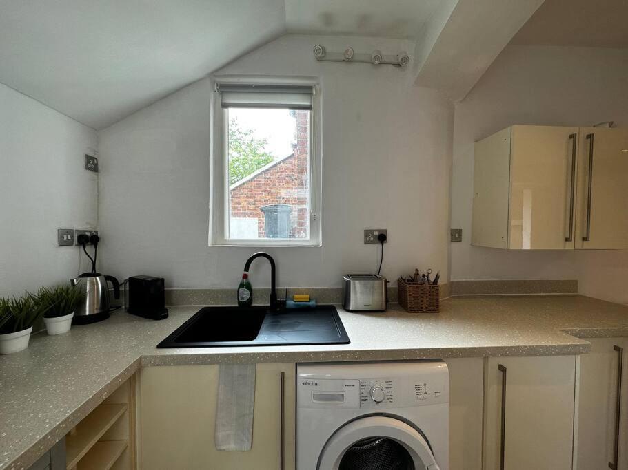 Spacious Studio For 4 Near Regents Park N1 London Exterior photo